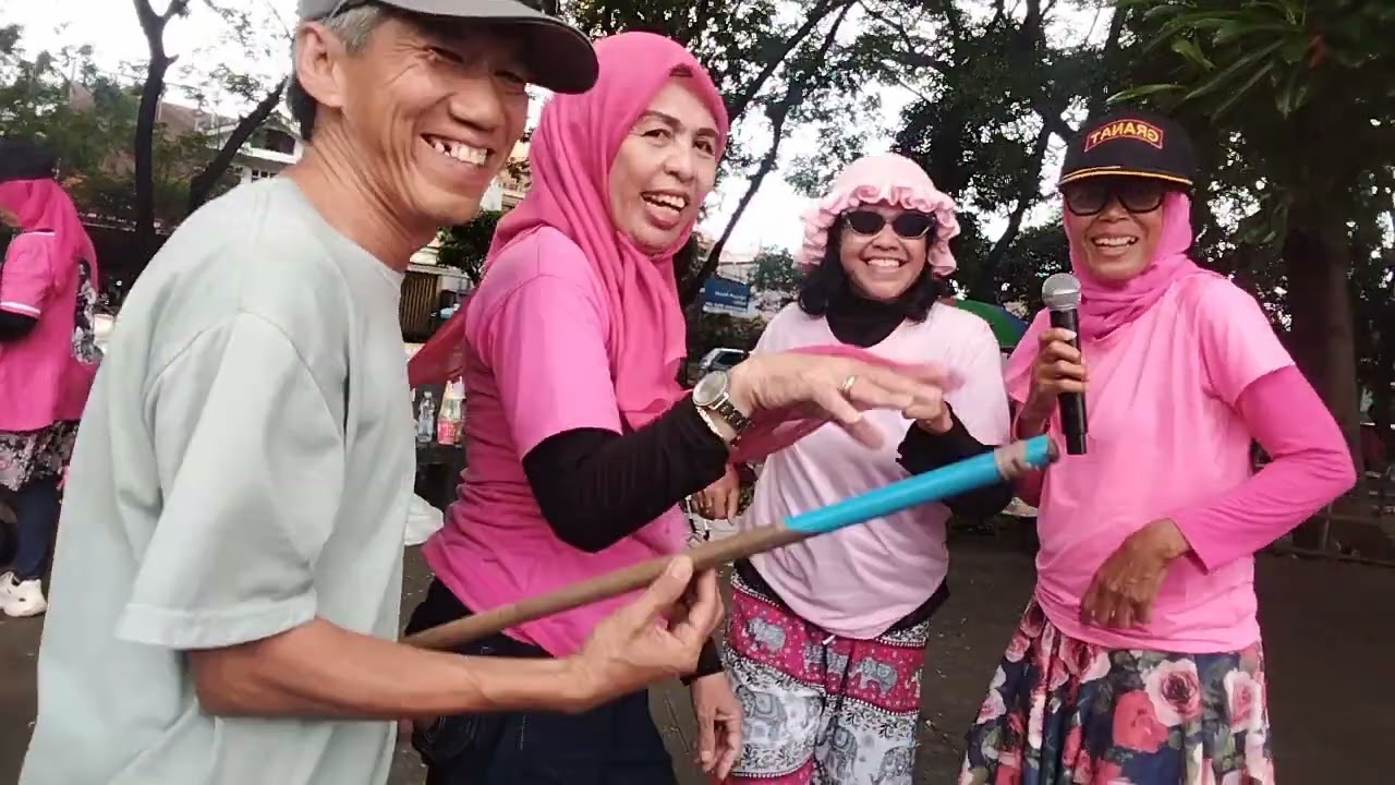 Kalau hatiku sedang Rindu by Rossy Granat di BKT 