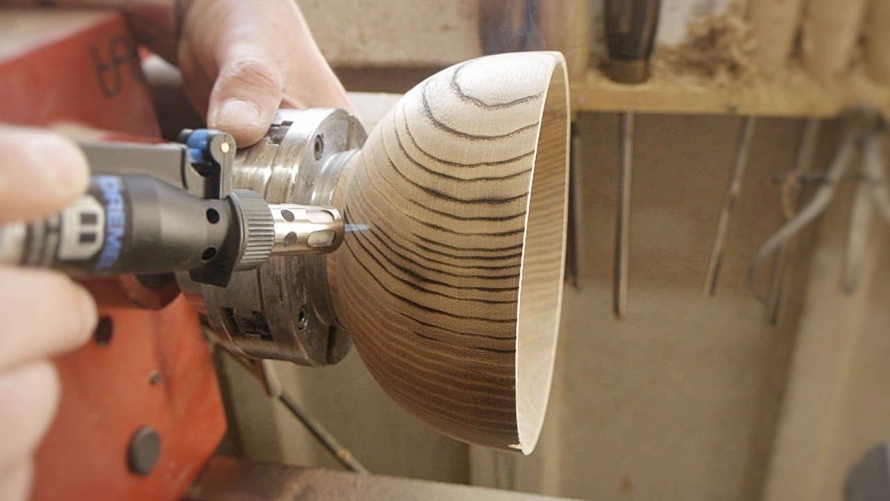 I set fire, to the grain! - Woodturning a Thin Ash Bowl.