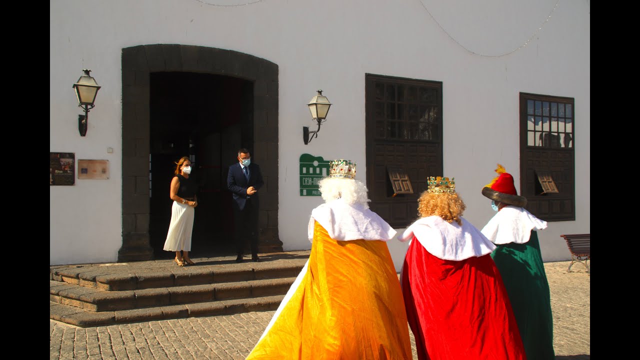Teguise celebra el Día de la Infancia entregando las llaves del municipio a los Reyes Magos