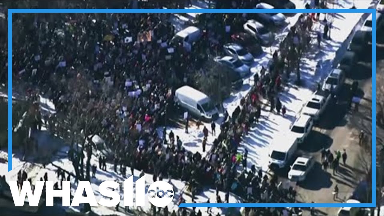 ICE protests continue in Minneapolis, Homeland Security responds