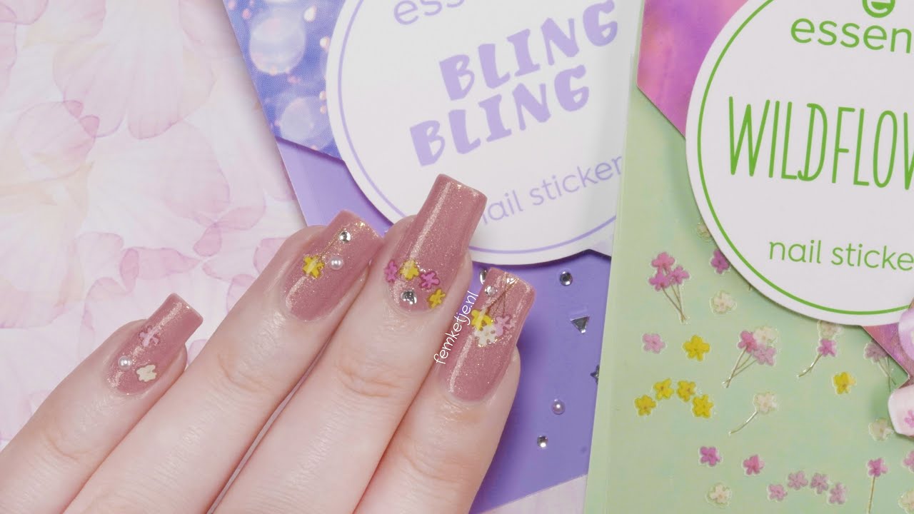 Как наклеить наклейки на ногти 💅🏻 - femketjeNL