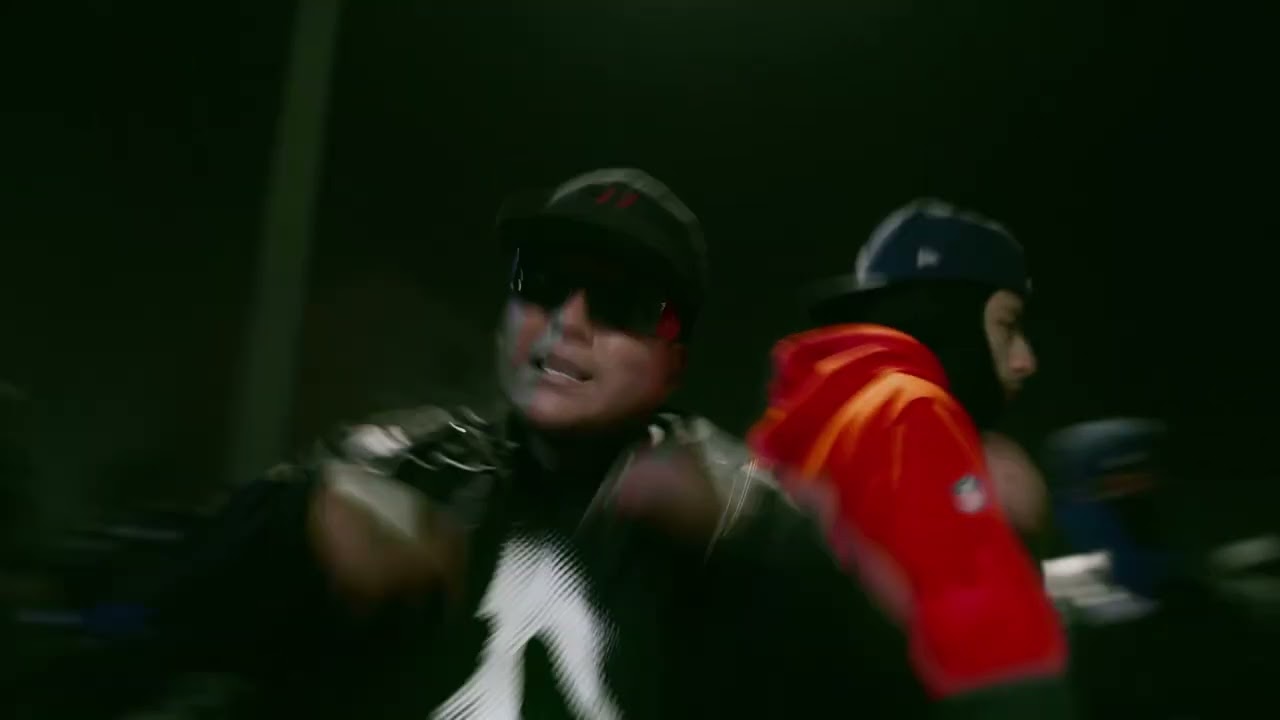 BAJO EL AGUA l BVGO Ft  GRIZZLY  VIDEO OFICIAL #Lacd3clicka