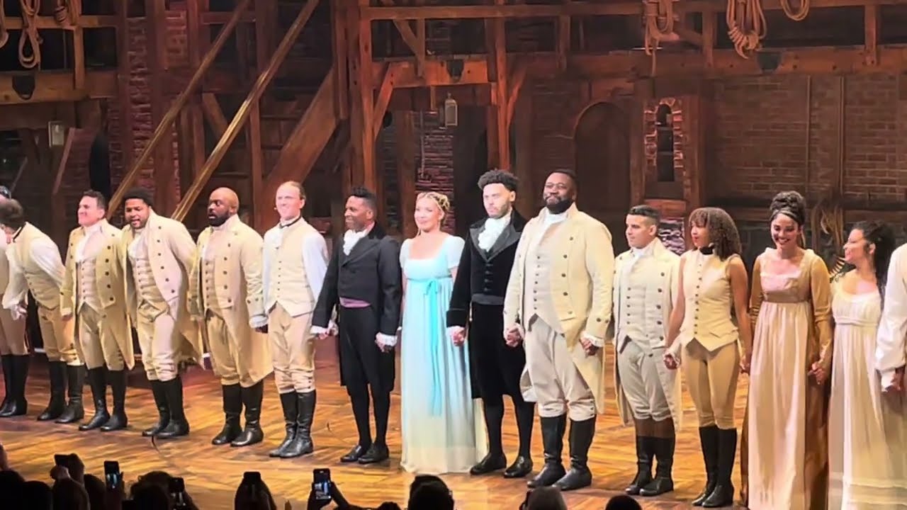 Leslie Odom Jr.'s First Night Back at Broadway's Hamilton | Full Curtain Call