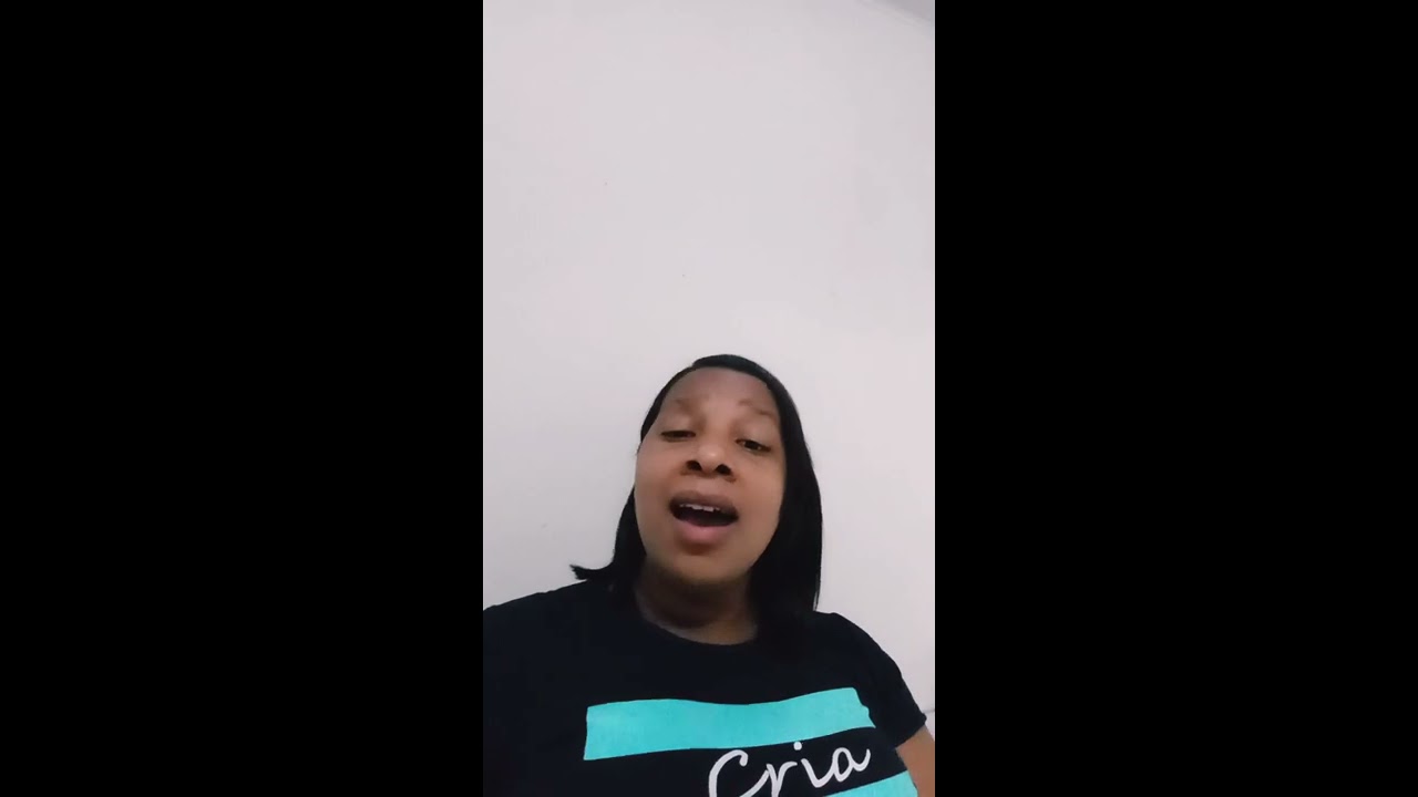 O hino da Vit&oacute;ria- (cover) Laiane Santos