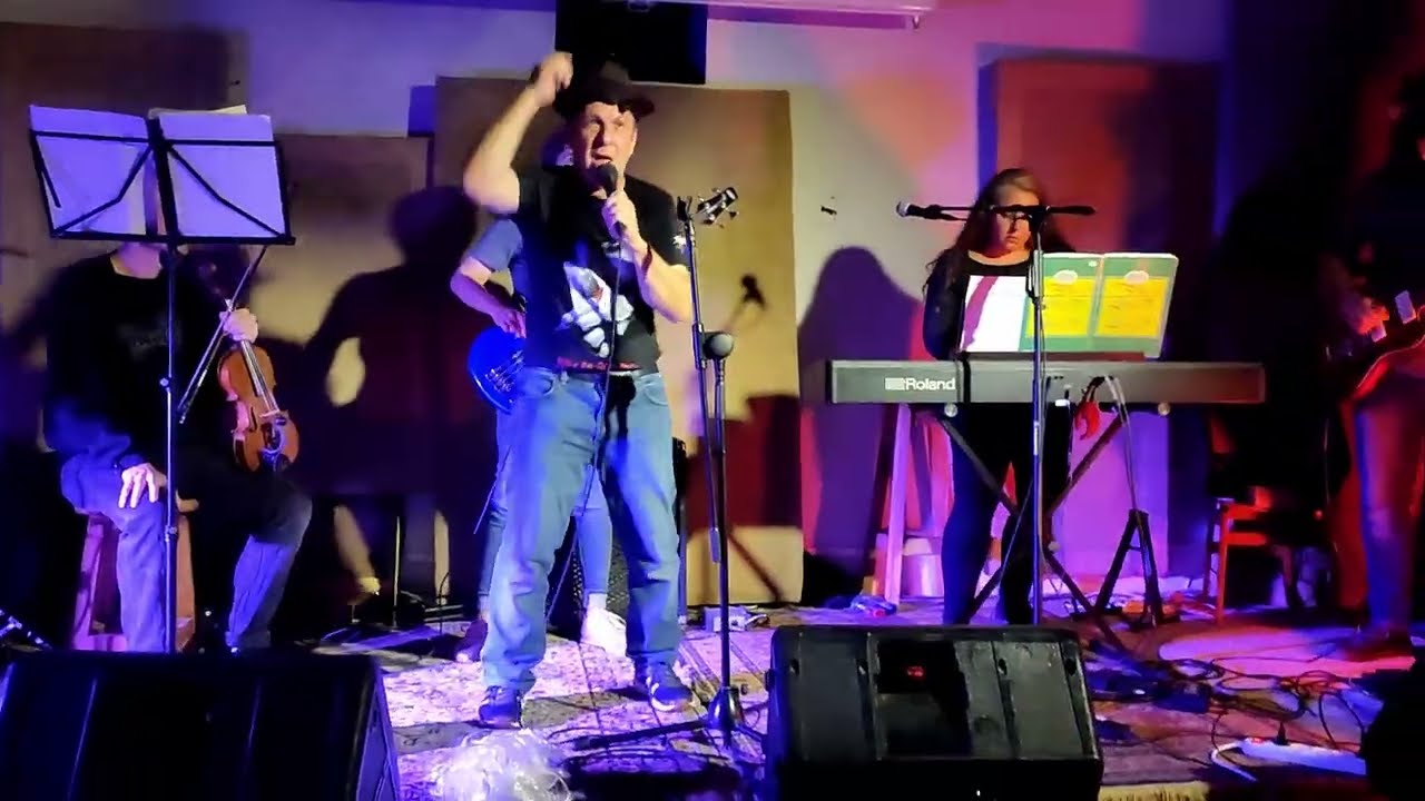 איזי והפתולוגים - הבן שלי גורילה (סאונד משופר)