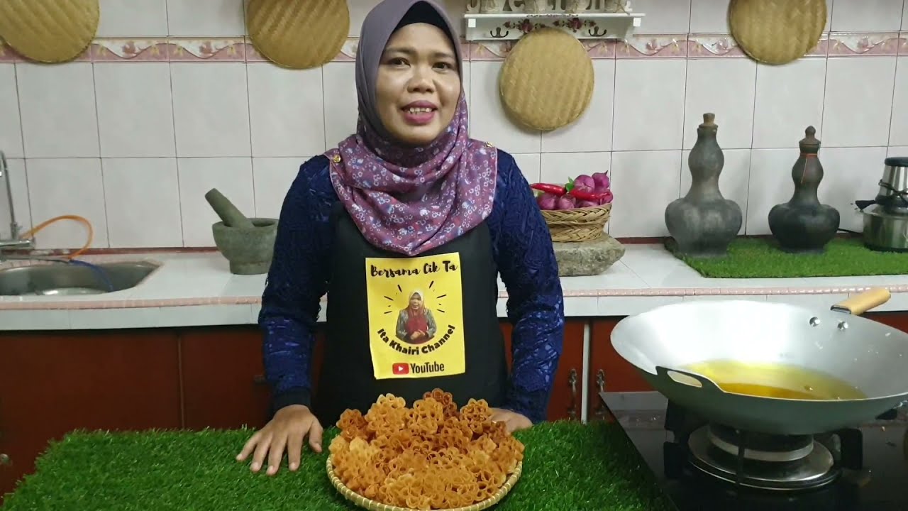 Kuih Loyang