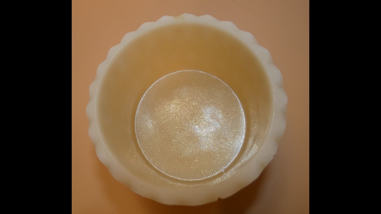 How to Make a Glitter Beeswax Luminary