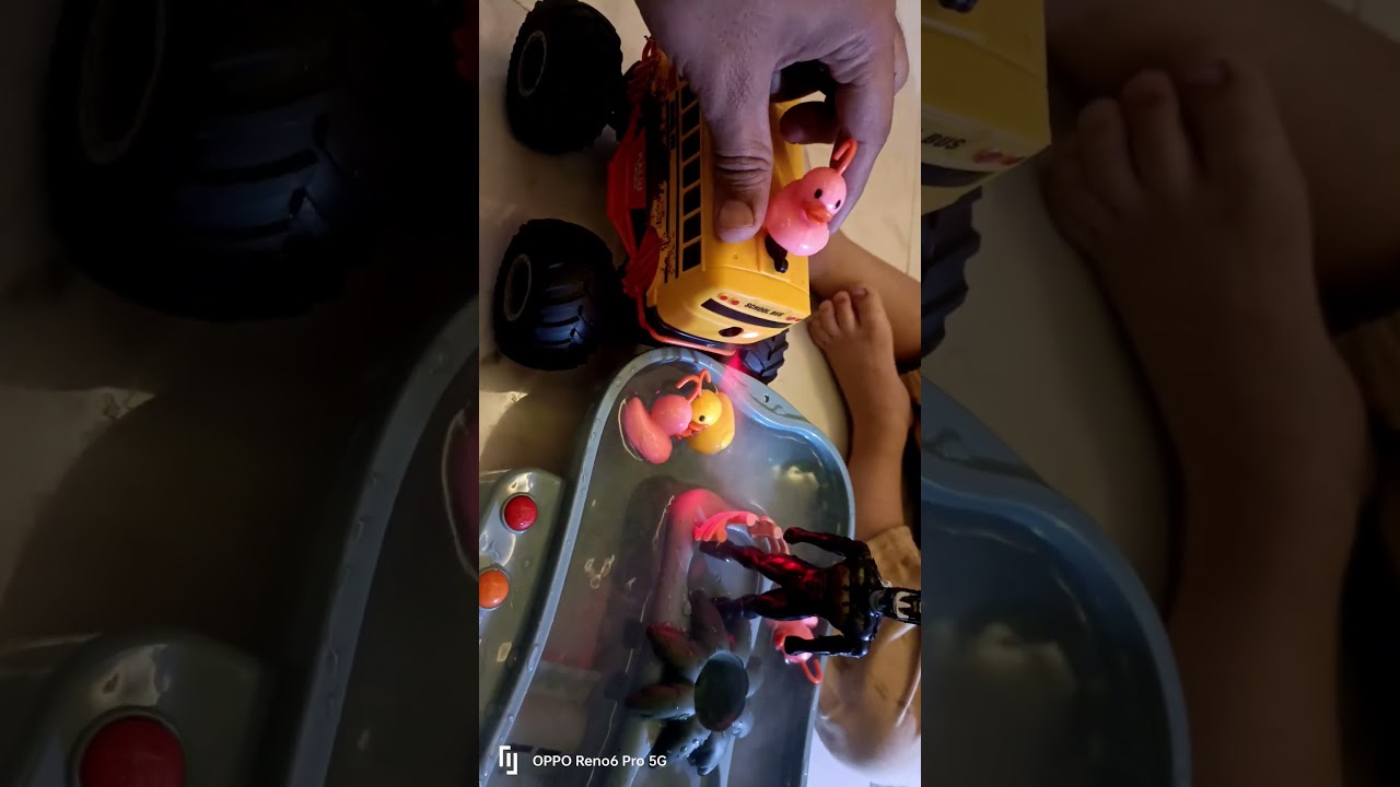 subse saste toy kisi ko bhi lene h like sher kare #toy #funny #new #amezing #funny #kids #wholesal