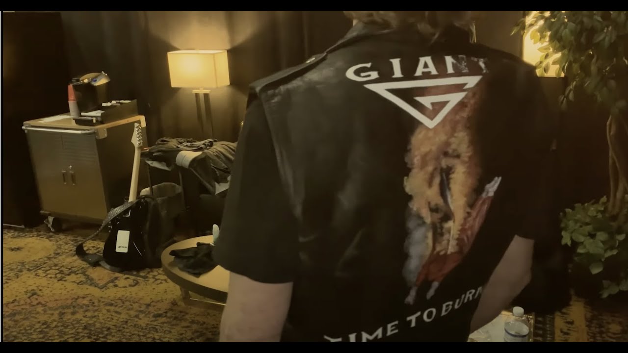 Giant - 