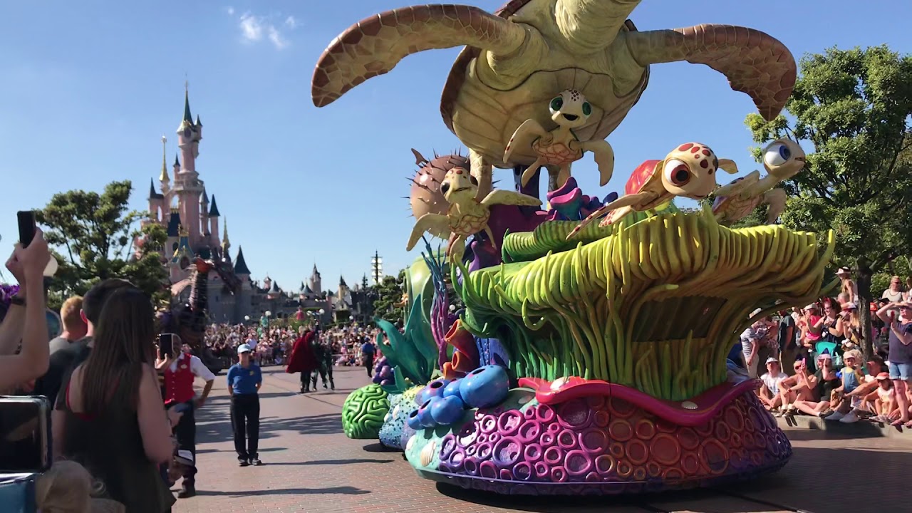 PARADE DISNEYLAND PARIS 2018 😍