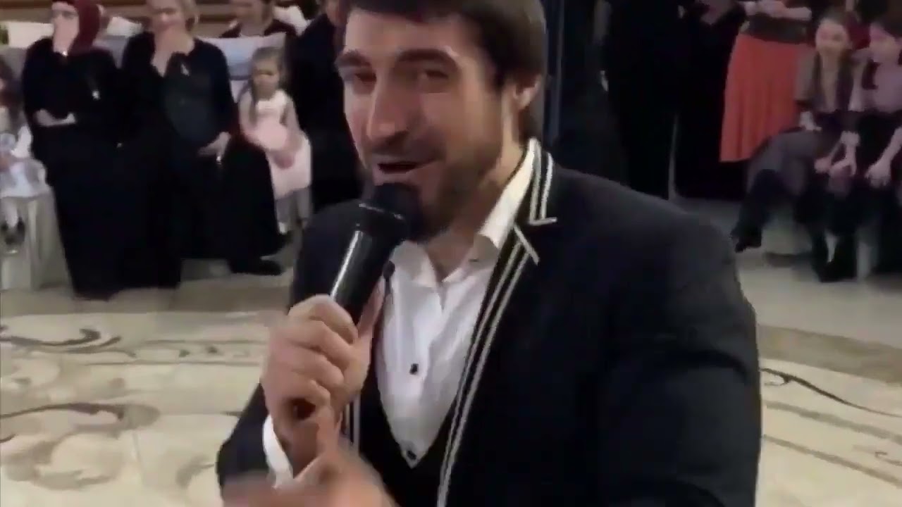 Растрогал всех на свадьбе