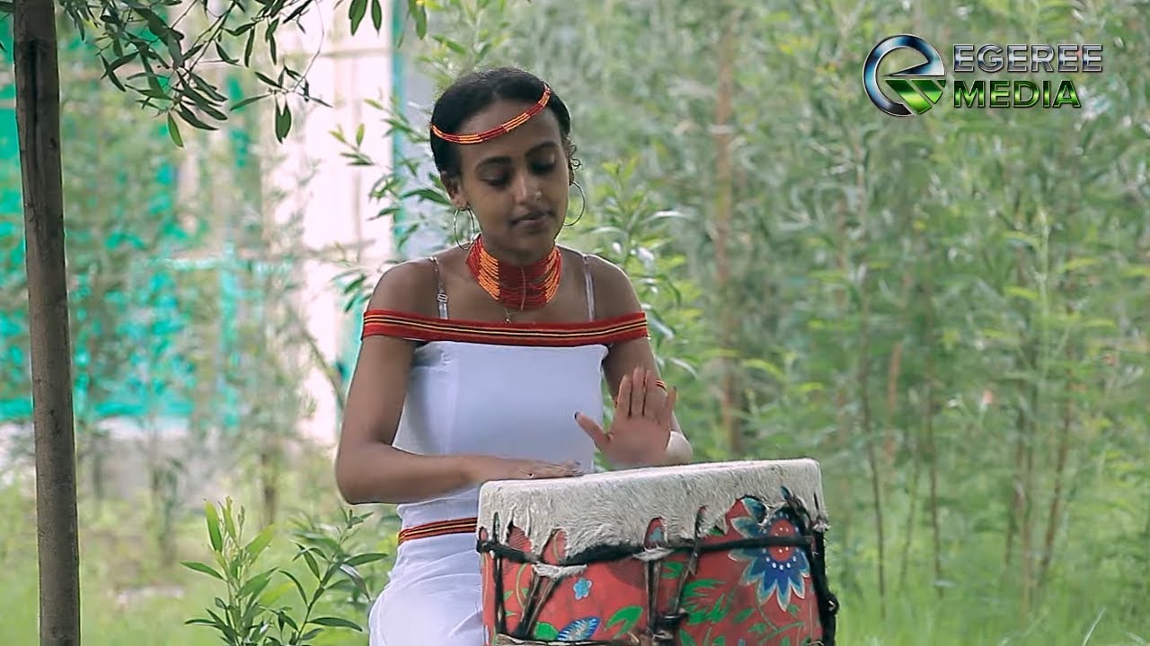 SAMUEL MOTI: KA'EETAN SANYII FACAASA featuring Malkaamuu Sanbataa