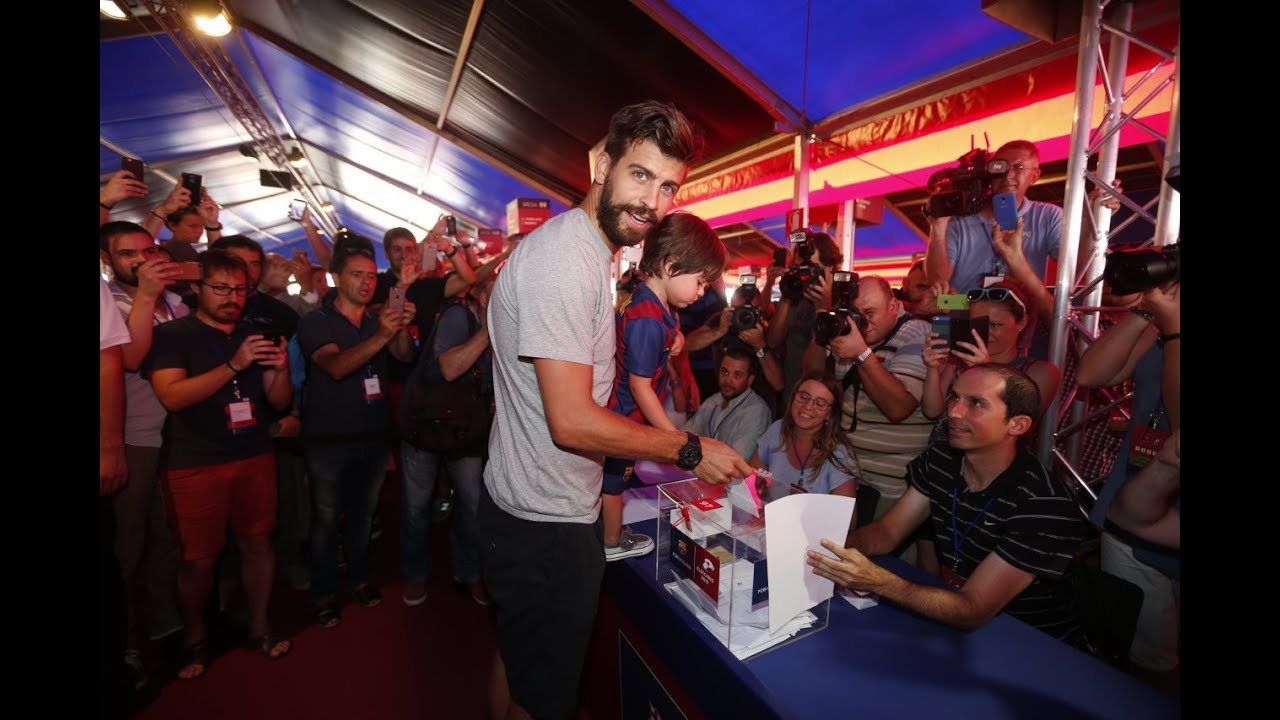 Elections 2015: Luis Enrique, Piqué and Xavi cast their votes