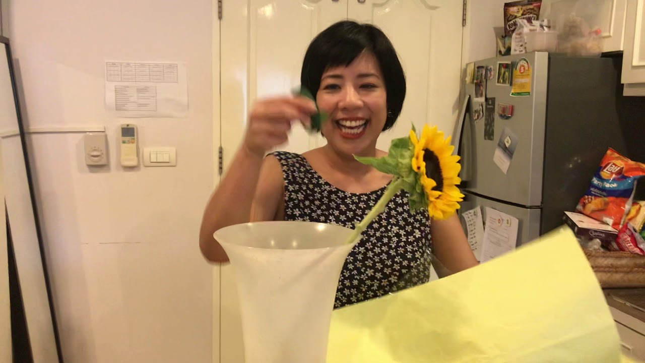 How to keep Sunflowers fresh by Poppy & Honey Flower Shop BKK