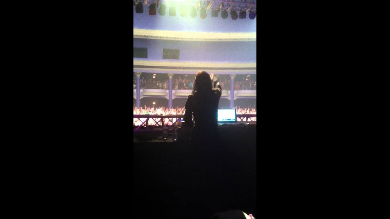 Hey Sexy Lady (iSquare) Skrillex Remix Live HD