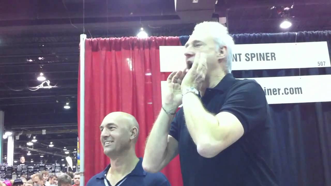 Chicago Comic Con 2010 - Brent Spiner - John De Lancie having a fun moment with the fans