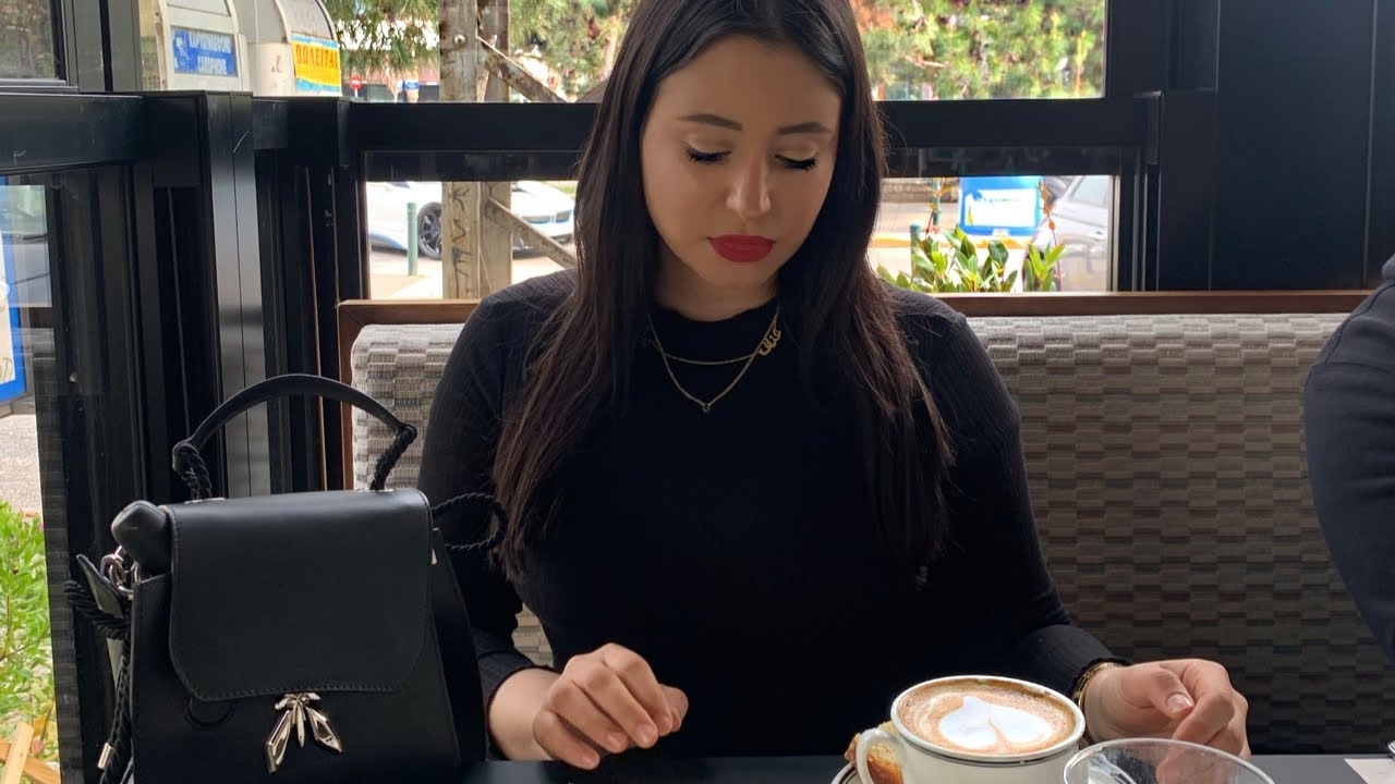 ASMR VLOG || ✈️Ήρθα Αθήνα μετά από 2 χρόνια,hair extensions και the best food ever 🍲