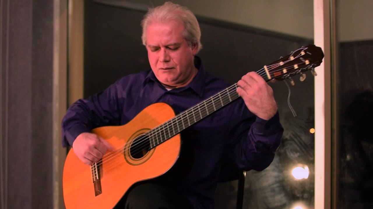 Estudo 10 (Study n.10) by Villa-Lobos, played by Paulo Pedrassoli