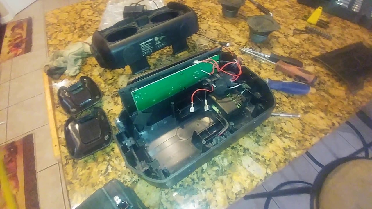 Change battery in Monster Nomad portable radio