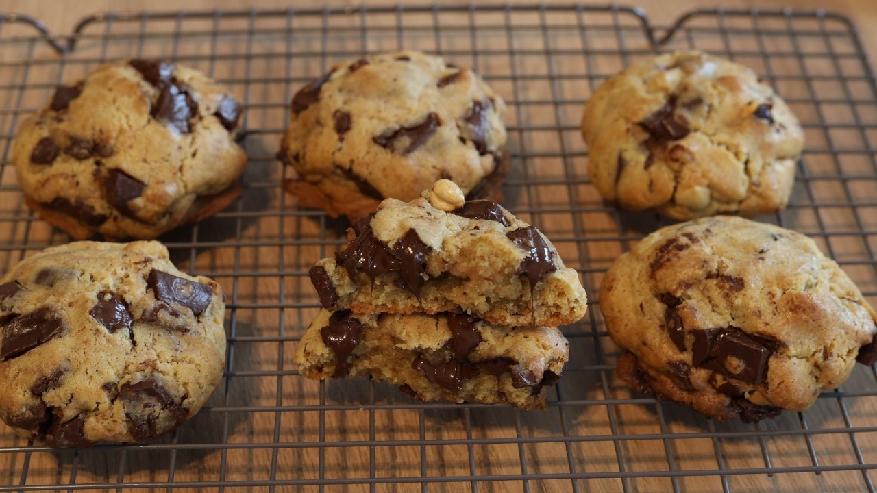 Bánh quy chocochip mềm (NYC Levain Chocolate Chip Cookies) | 2 cách: bơ thường & bơ nâu