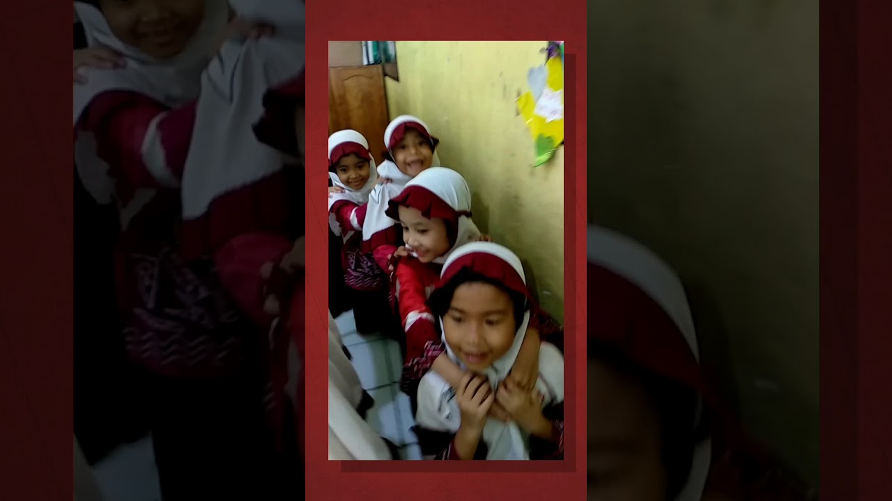 BERMAIN ULAR NAGA DI SEKOLAH, SERU BANGET!! :)