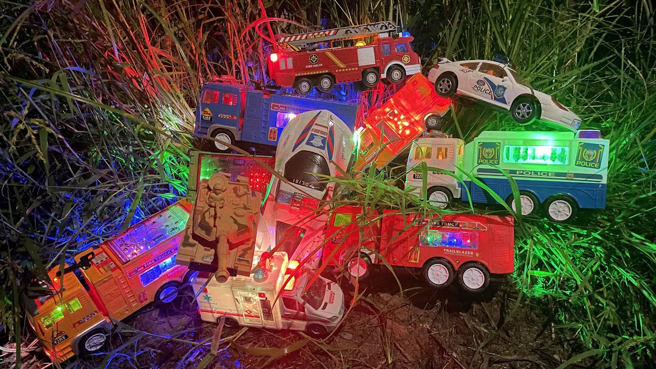 Mencari Mobil Balap, Mobil Polisi dan Ambulance dengan Lampu yang Berwarna Warni ada Mobil Tentara