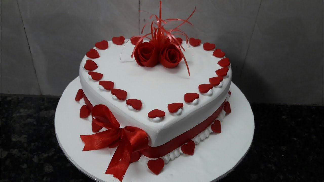 Amazing Love Shape Cake Decorating |Beautiful Love Cake Design