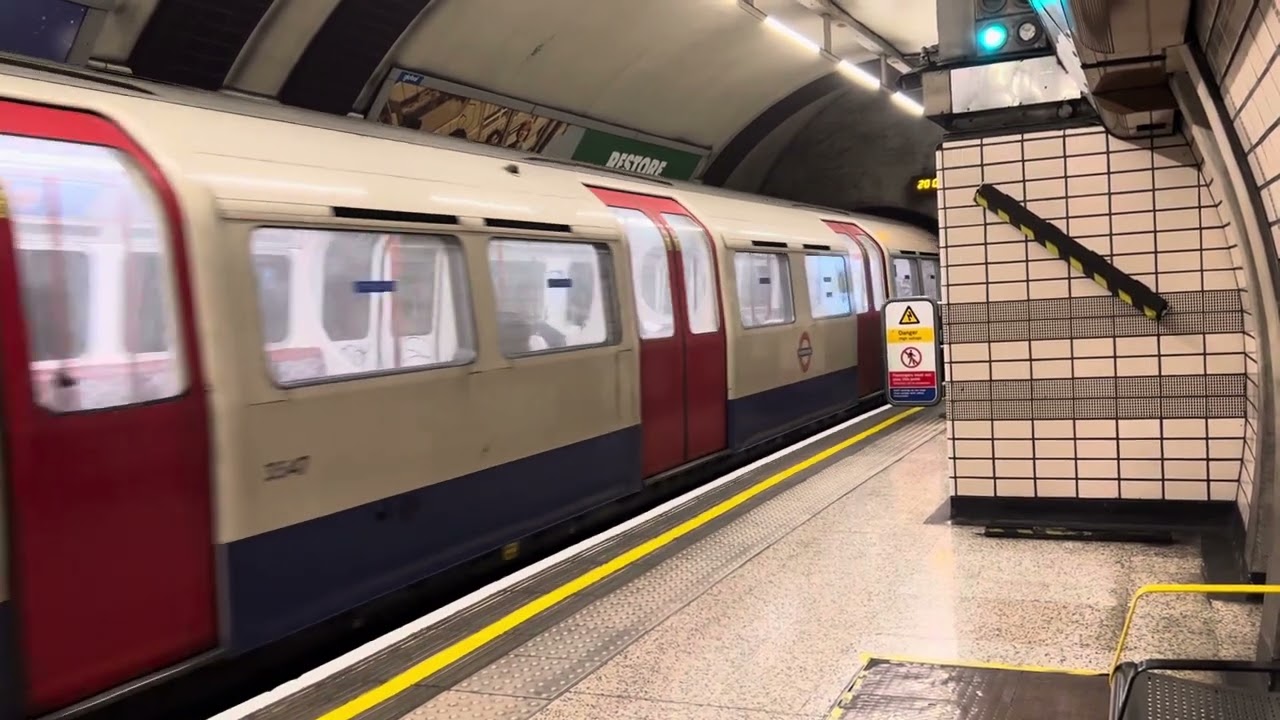 London Underground Bakerloo Line 1972 Stock departing Baker Street