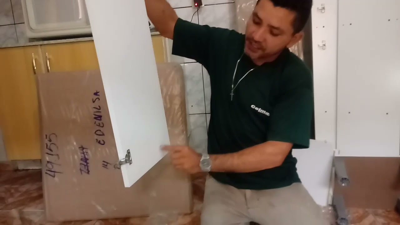 montando armário paneleiro duas portas, paneleiro de cozinha.