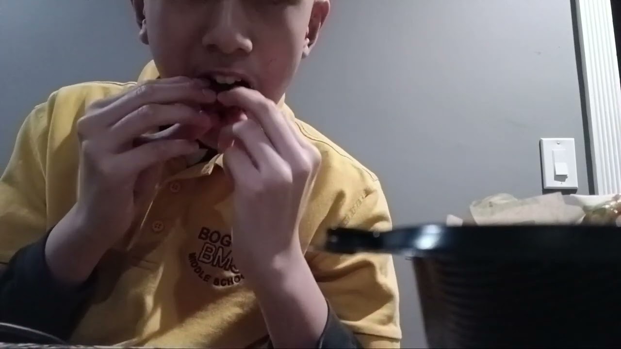 Eating Wingstops Sweet Chili Glaze