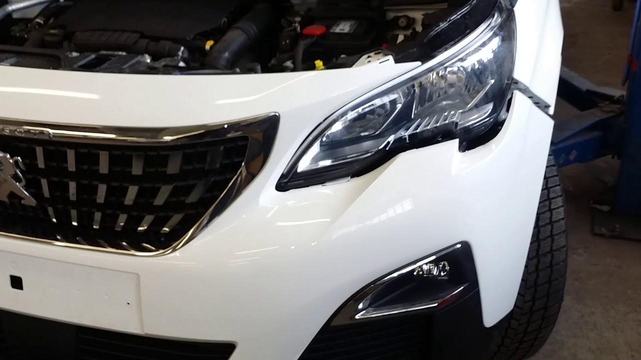 Peugeot 3008, 2018, přední nárazník