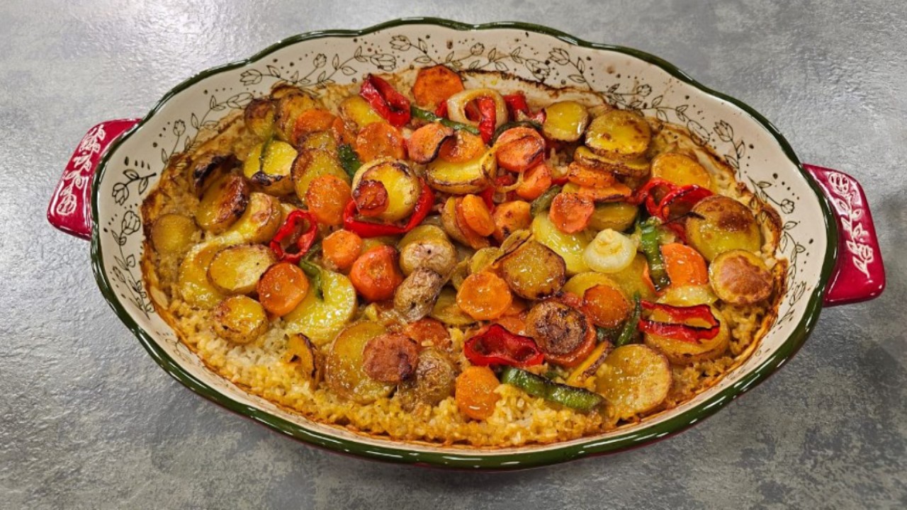Rreze Dielli - Tavë me patate dhe oriz / Super recetë në pak minuta nga zonja Albana