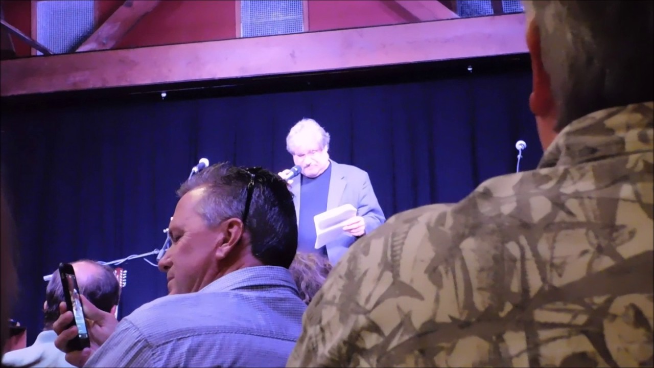 Introductions  : Chris Hillman , Herb  Pedersen ,  Jorgensen Concert  At Gram Parsons Derry Down