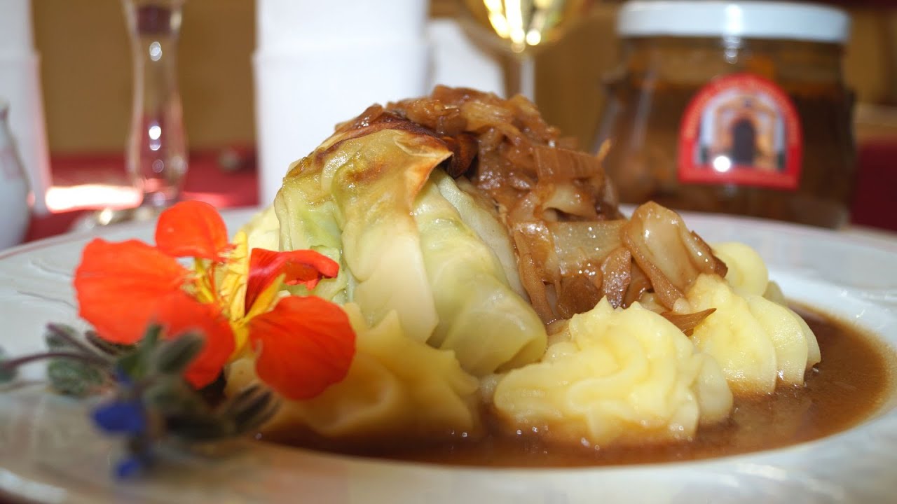 Kohlroulade (Krautwickel) an Kartoffelstampf - das Gericht der Sächsischen Schweiz #krautwickel