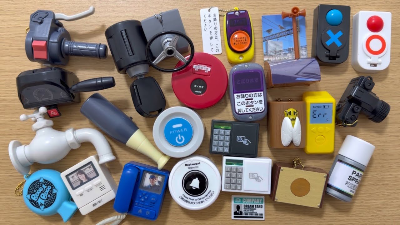 いろんな音が鳴るガチャガチャのおもちゃA gachapon toy that makes a variety of sounds