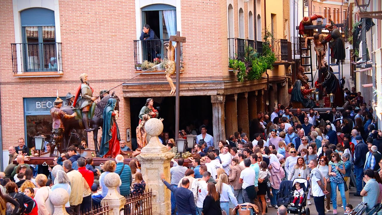 Resumen del traslado de los Pasos Grandes al Museo de Semana Santa.