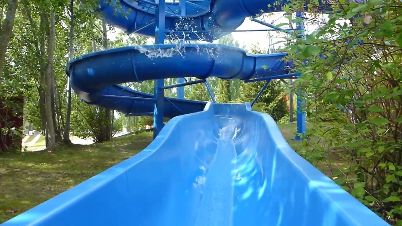 offene Riesenrutsche :: blaue Outdoor-Rutsche | &Ouml;lands Djur och N&ouml;jespark F&auml;rjestaden