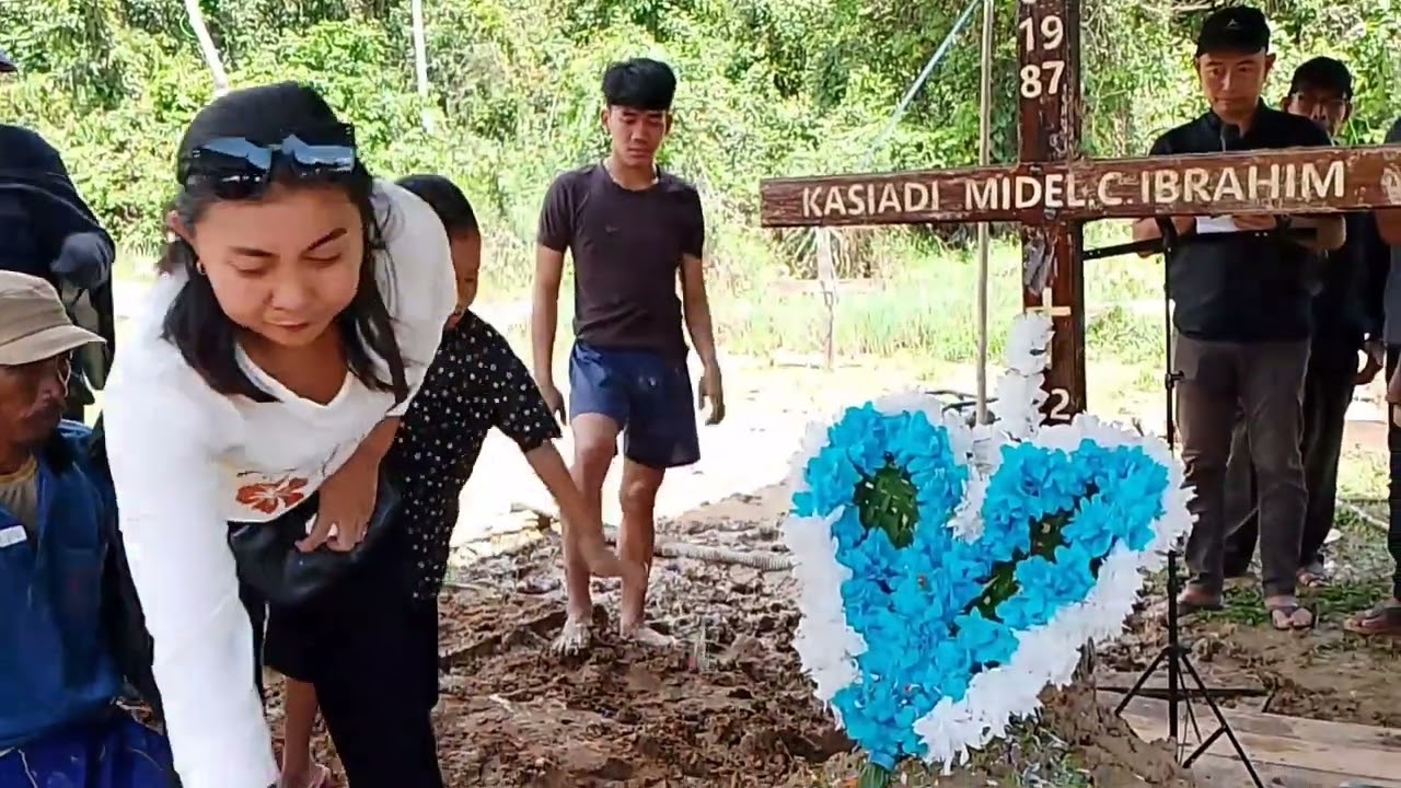 PROSES PEMAKAMAN DI MENGKATIP.DUNHIL.