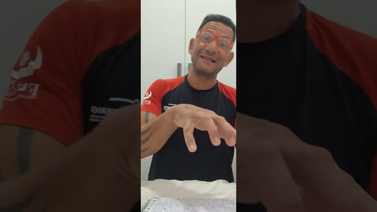 Um grande vazio tenho por dentro 