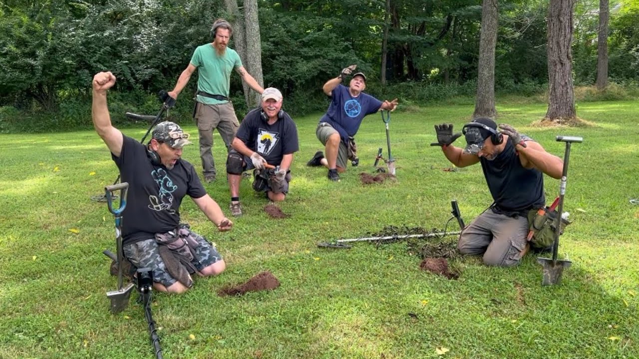 Big Time! - Metal Detecting an Old 1740's Tavern Finding Early American & Colonial Coins!