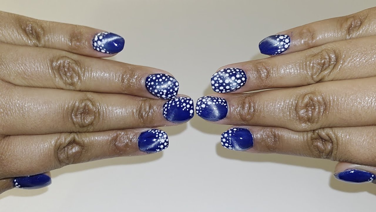 Winter Wonderland Cat Eye Nails