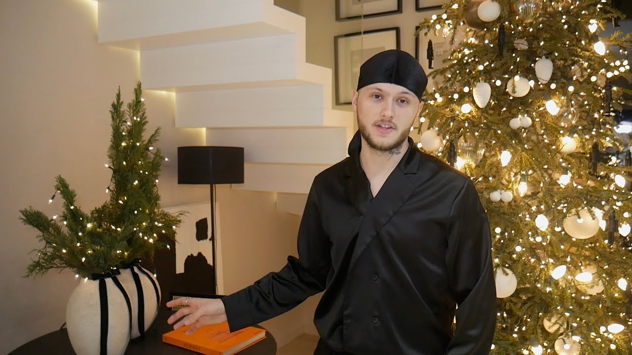 CHRISTMAS HOUSE TOUR