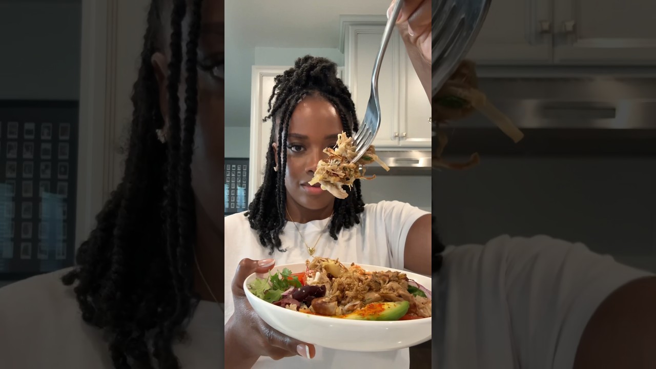 Me and jackfruit go together reallll bad now 😝#jackfruit #veganrecipes #plantbasedrecipes