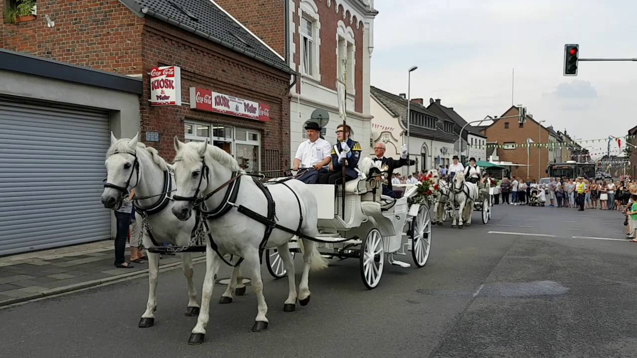 Der große montags Festumzug auf dem Schützenfest in Kapellen 2016
