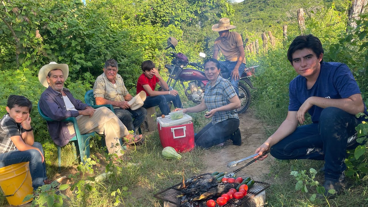 ASANDO ELOTES Y CARNE ASADA EN FAMILIA EN LA MILPA 
