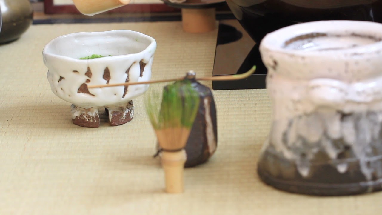 Urasenke Hakobi Koicha, Furo (裏千家 の 運び濃茶 風炉)