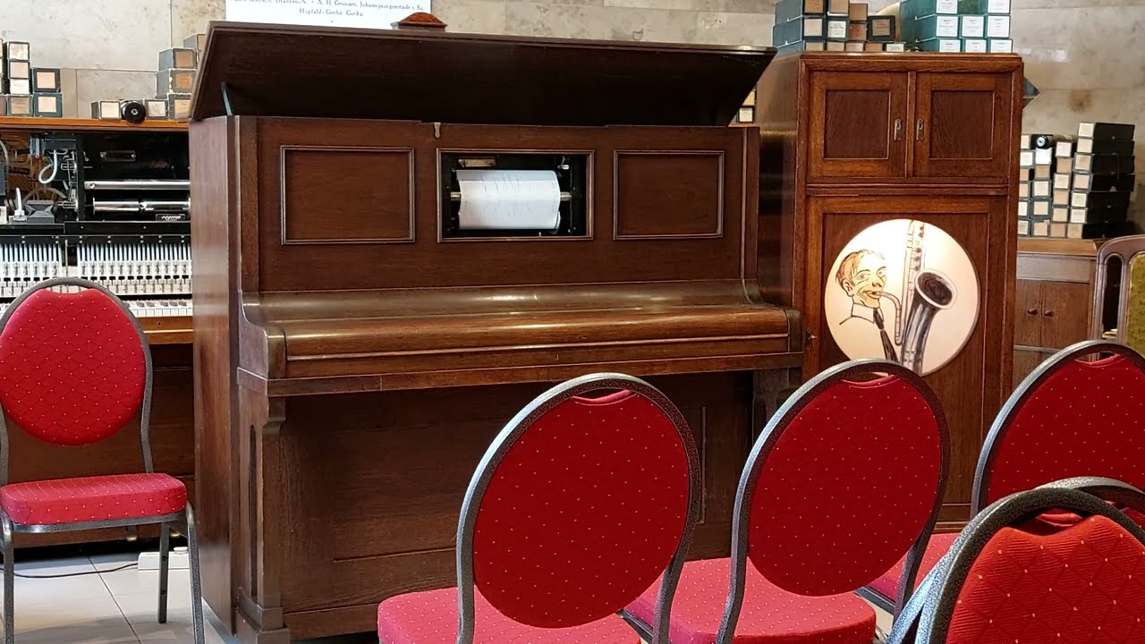 WENN DIE ELISABETH NICHT SO SCHÖNE BEINE HÄTT'