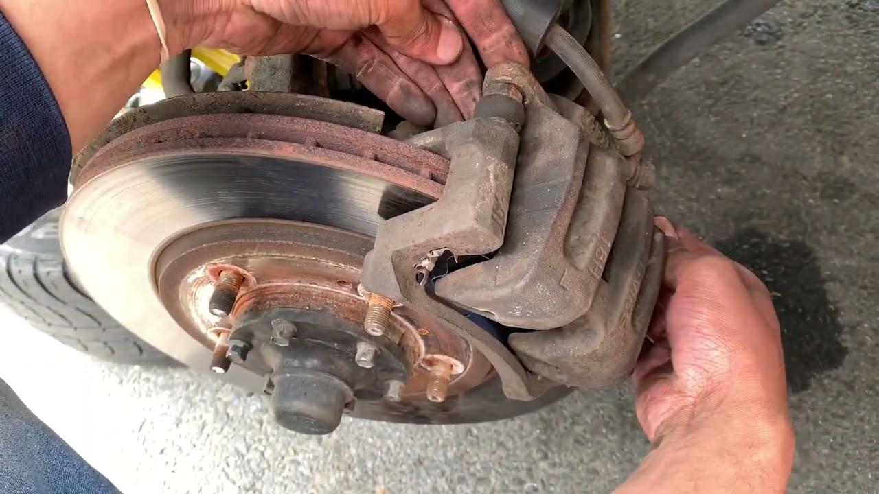 Replace Front Brake Pads On A Suzuki Grand Vitara/XL7/Chevy Tracker (02-06)