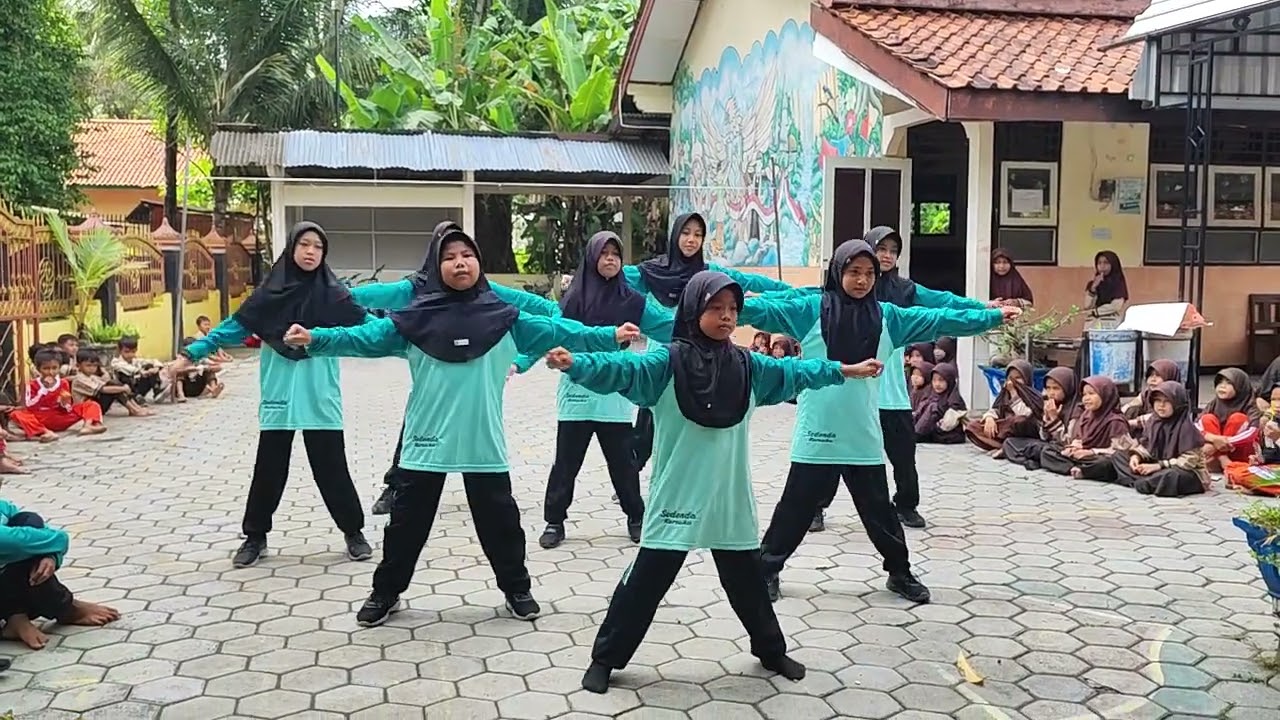 Juara 1 Yel-yel Pramuka | Keren Atraksi | Mudah ditiru 