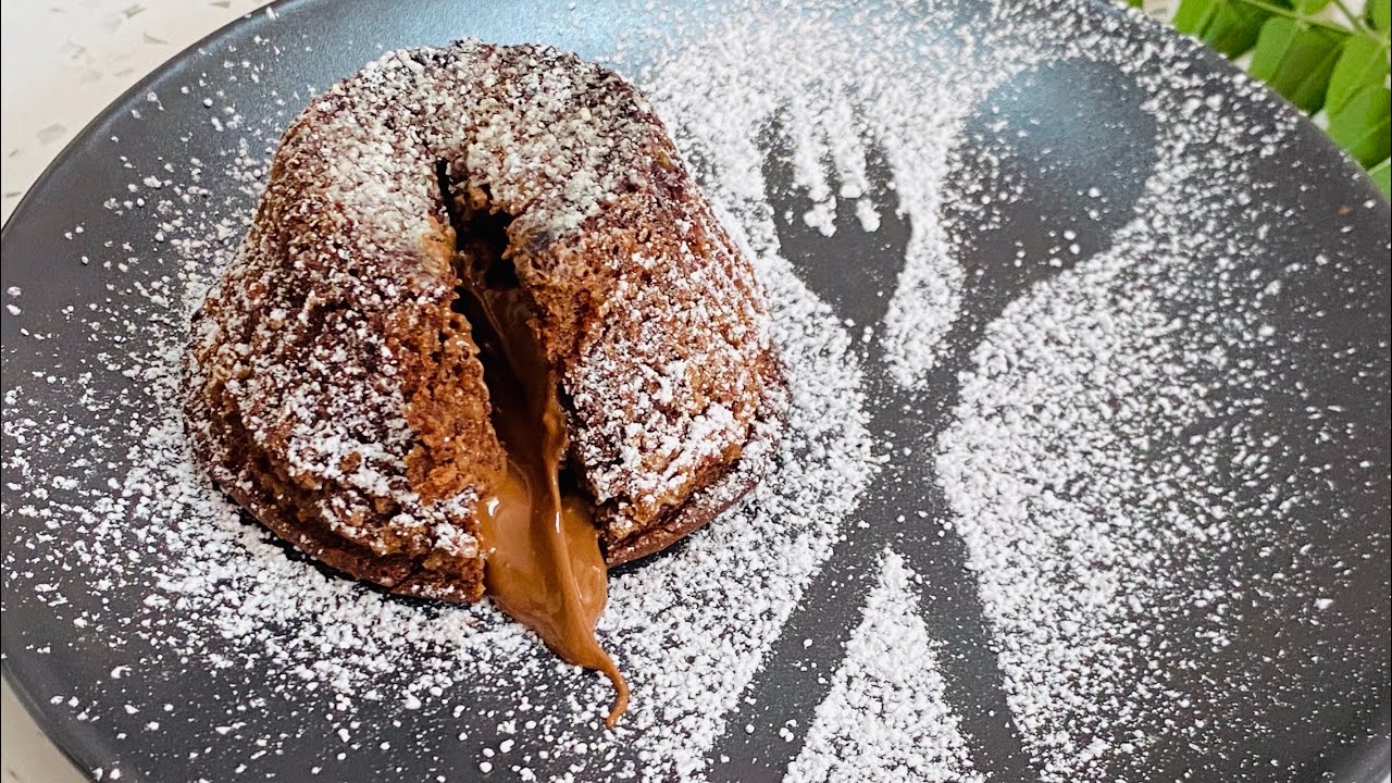 Fondant au chocolat /فوندون شوكولا 🍫  بأبسط الطرق و بمكونات بسيطة مع سر بنّتها 😋😋